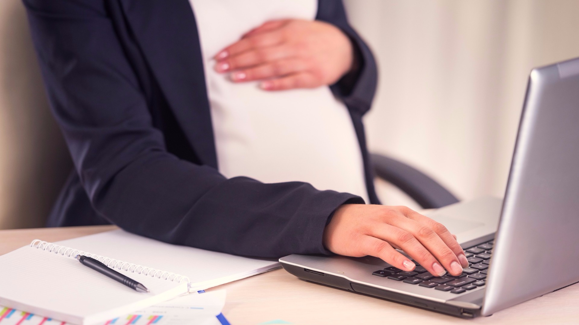 Moms Turn To Crowdfunding To Pay For Maternity Leave Whas11